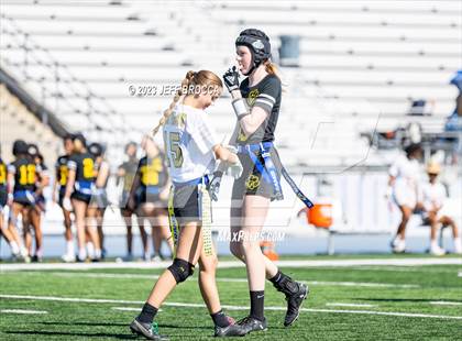 Thumbnail 2 in Ventura vs. Oak Park photogallery.