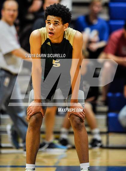 Thumbnail 1 in Skyline vs Cactus (Westwood Invitational) photogallery.