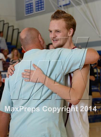 Thumbnail 2 in Corona del Mar vs. Esperanza (CIF SoCal D2 Regional Final) photogallery.