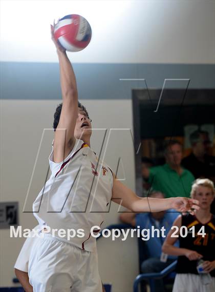 Thumbnail 1 in Corona del Mar vs. Esperanza (CIF SoCal D2 Regional Final) photogallery.
