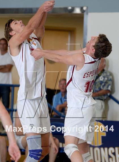 Thumbnail 3 in Corona del Mar vs. Esperanza (CIF SoCal D2 Regional Final) photogallery.