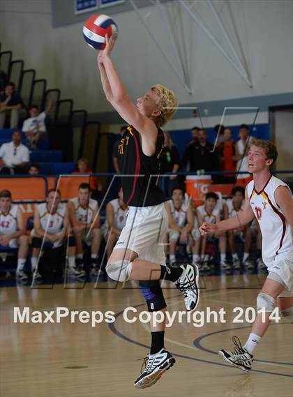 Thumbnail 1 in Corona del Mar vs. Esperanza (CIF SoCal D2 Regional Final) photogallery.