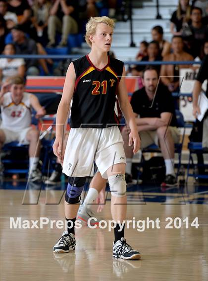 Thumbnail 1 in Corona del Mar vs. Esperanza (CIF SoCal D2 Regional Final) photogallery.