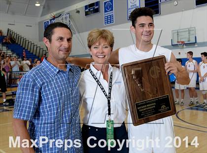 Thumbnail 2 in Corona del Mar vs. Esperanza (CIF SoCal D2 Regional Final) photogallery.