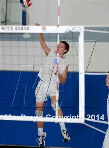 Thumbnail 2 in Corona del Mar vs. Esperanza (CIF SoCal D2 Regional Final) photogallery.