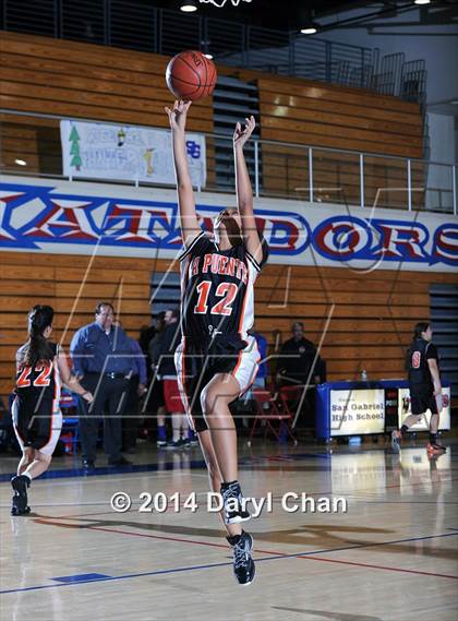Thumbnail 2 in La Puente vs Rosary (San Gabriel Christmas Tournament) photogallery.