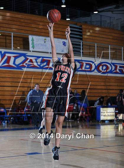 Thumbnail 2 in La Puente vs Rosary (San Gabriel Christmas Tournament) photogallery.