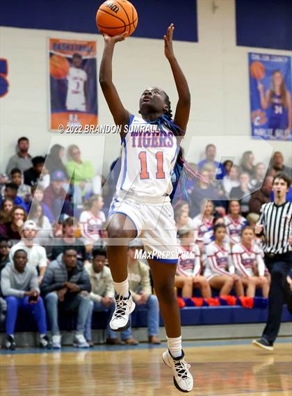 Thumbnail 1 in Chilton County vs Verbena (Chilton County Tournament) photogallery.