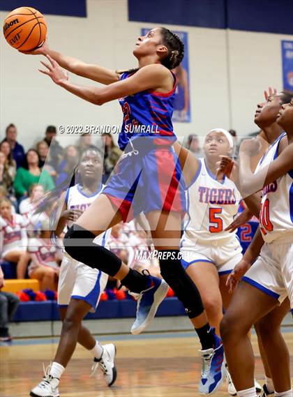Thumbnail 2 in Chilton County vs Verbena (Chilton County Tournament) photogallery.