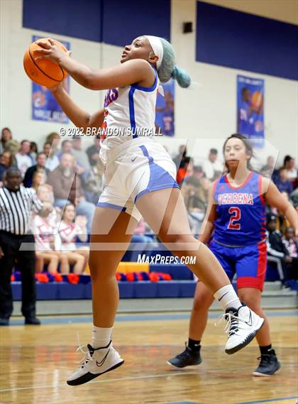 Thumbnail 1 in Chilton County vs Verbena (Chilton County Tournament) photogallery.