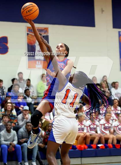 Thumbnail 3 in Chilton County vs Verbena (Chilton County Tournament) photogallery.
