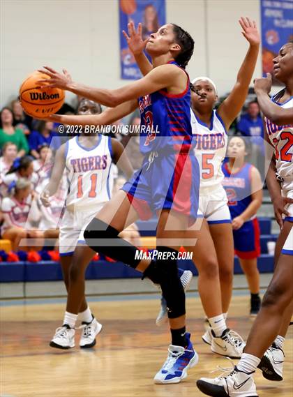 Thumbnail 1 in Chilton County vs Verbena (Chilton County Tournament) photogallery.