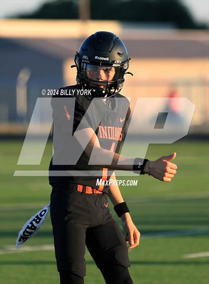 Thumbnail 2 in Grand Saline vs Lone Oak photogallery.