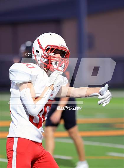 Thumbnail 3 in Grand Saline vs Lone Oak photogallery.