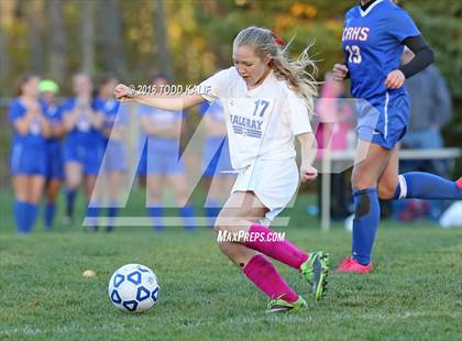 Thumbnail 3 in Coginchaug Regional @ Hale Ray photogallery.