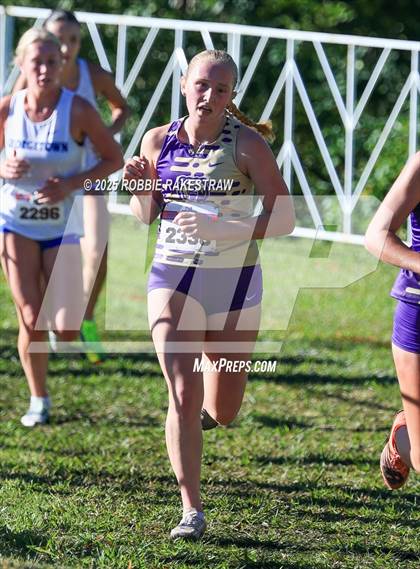 Thumbnail 2 in UIL 5A Girls Cross Country State Final photogallery.