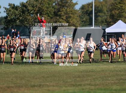 Thumbnail 3 in UIL 5A Girls Cross Country State Final photogallery.