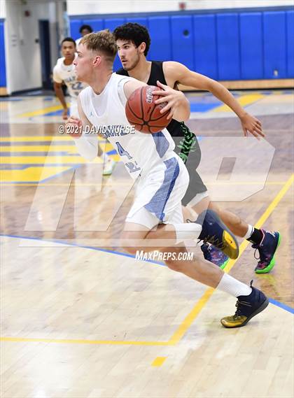 Thumbnail 2 in Thousand Oaks @ Quartz Hill photogallery.