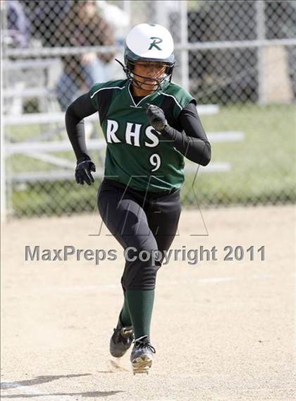 Thumbnail 3 in Vanden @ Rodriguez photogallery.