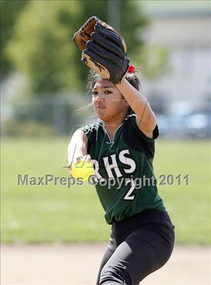Thumbnail 3 in Vanden @ Rodriguez photogallery.