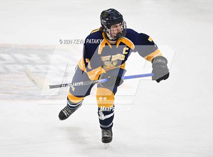 Thumbnail 1 in East Haven vs. Cheshire (CIAC DII Final) photogallery.
