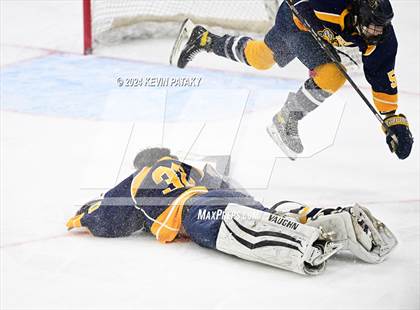 Thumbnail 2 in East Haven vs. Cheshire (CIAC DII Final) photogallery.