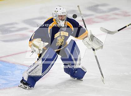 Thumbnail 3 in East Haven vs. Cheshire (CIAC DII Final) photogallery.