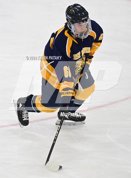 Thumbnail 1 in East Haven vs. Cheshire (CIAC DII Final) photogallery.