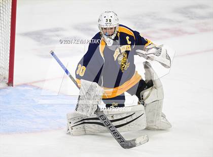 Thumbnail 1 in East Haven vs. Cheshire (CIAC DII Final) photogallery.