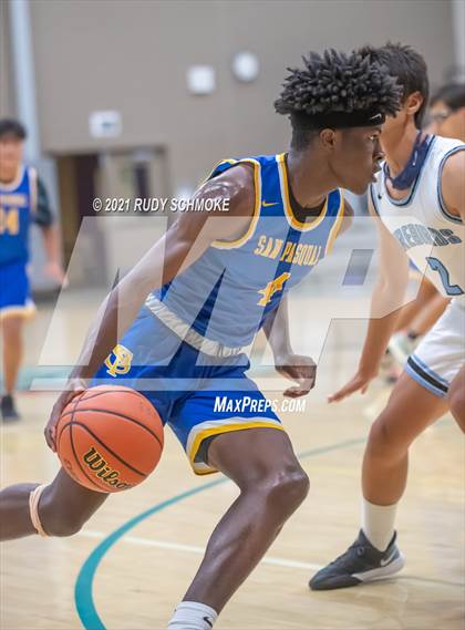 Thumbnail 1 in San Pasqual vs. Pacific Ridge (6th Annual Del Lago Tip Off Classic) photogallery.