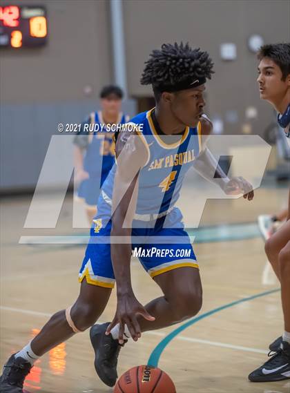Thumbnail 3 in San Pasqual vs. Pacific Ridge (6th Annual Del Lago Tip Off Classic) photogallery.