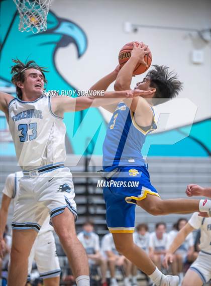 Thumbnail 1 in San Pasqual vs. Pacific Ridge (6th Annual Del Lago Tip Off Classic) photogallery.