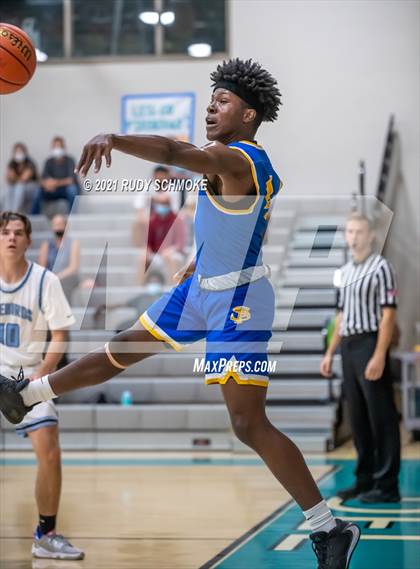 Thumbnail 2 in San Pasqual vs. Pacific Ridge (6th Annual Del Lago Tip Off Classic) photogallery.