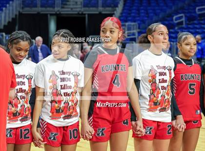 Thumbnail 3 in Kountze @ Paradise (UIL 3A Basketball Division II Final Medal Ceremony) photogallery.