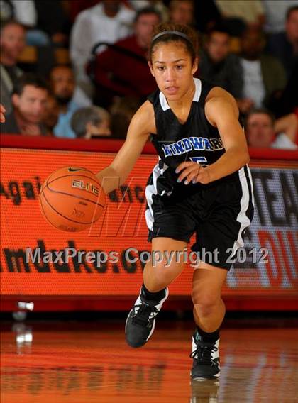 Thumbnail 3 in Windward vs Mater Dei (Nike Extravaganza) photogallery.