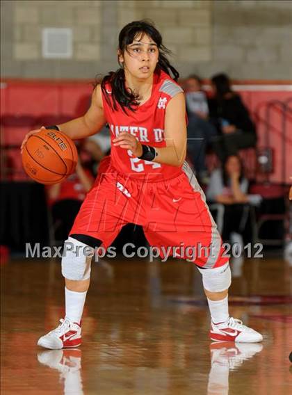 Thumbnail 3 in Windward vs Mater Dei (Nike Extravaganza) photogallery.