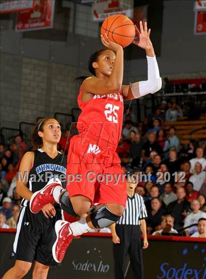 Thumbnail 3 in Windward vs Mater Dei (Nike Extravaganza) photogallery.