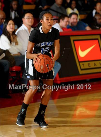 Thumbnail 2 in Windward vs Mater Dei (Nike Extravaganza) photogallery.