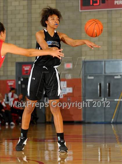 Thumbnail 1 in Windward vs Mater Dei (Nike Extravaganza) photogallery.