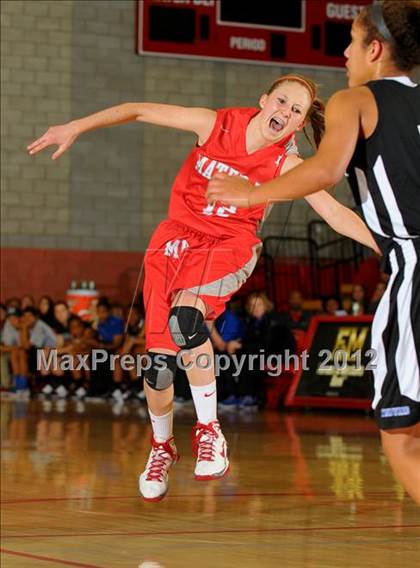 Thumbnail 3 in Windward vs Mater Dei (Nike Extravaganza) photogallery.