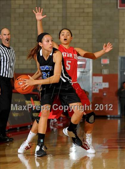 Thumbnail 1 in Windward vs Mater Dei (Nike Extravaganza) photogallery.