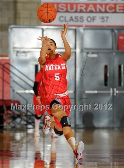 Thumbnail 1 in Windward vs Mater Dei (Nike Extravaganza) photogallery.
