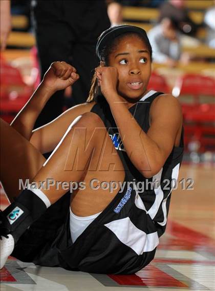 Thumbnail 3 in Windward vs Mater Dei (Nike Extravaganza) photogallery.