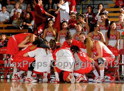 Thumbnail 2 in Windward vs Mater Dei (Nike Extravaganza) photogallery.