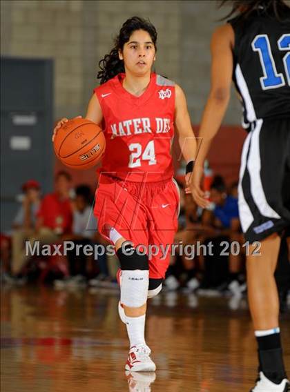 Thumbnail 3 in Windward vs Mater Dei (Nike Extravaganza) photogallery.