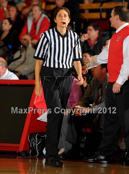Thumbnail 1 in Windward vs Mater Dei (Nike Extravaganza) photogallery.