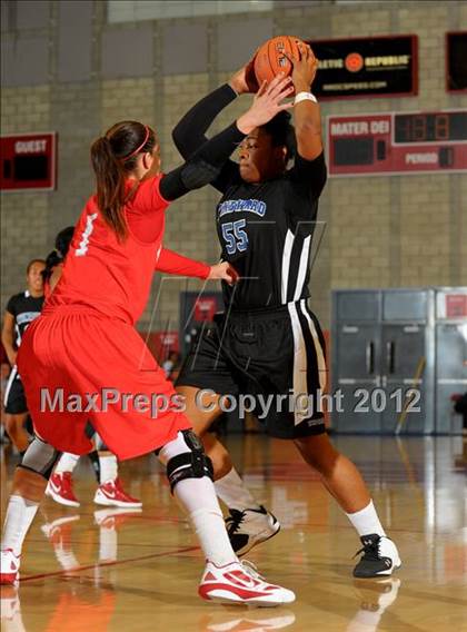 Thumbnail 1 in Windward vs Mater Dei (Nike Extravaganza) photogallery.