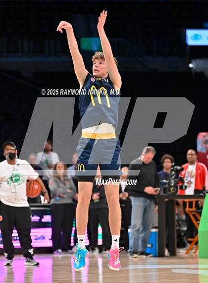 Thumbnail 1 in McDonald's All American Games (Jamfest Shootout)   photogallery.
