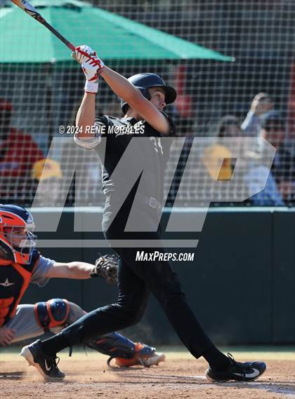 Thumbnail 2 in Chaminade vs Harvard-Westlake photogallery.
