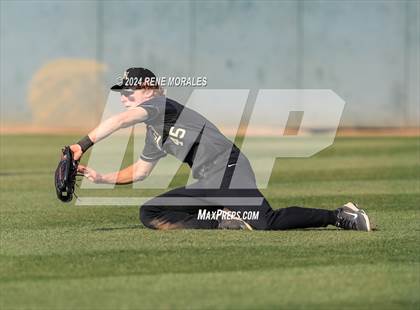 Thumbnail 3 in Chaminade vs Harvard-Westlake photogallery.